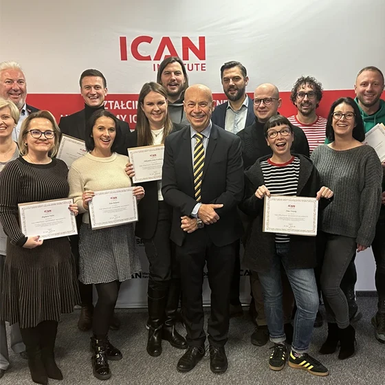 Absolwenci ICAN Institute z certyfikatami
